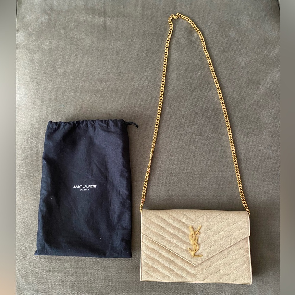 SAINT LAURENT
Monogramme quilted textured-leather shoulder bag